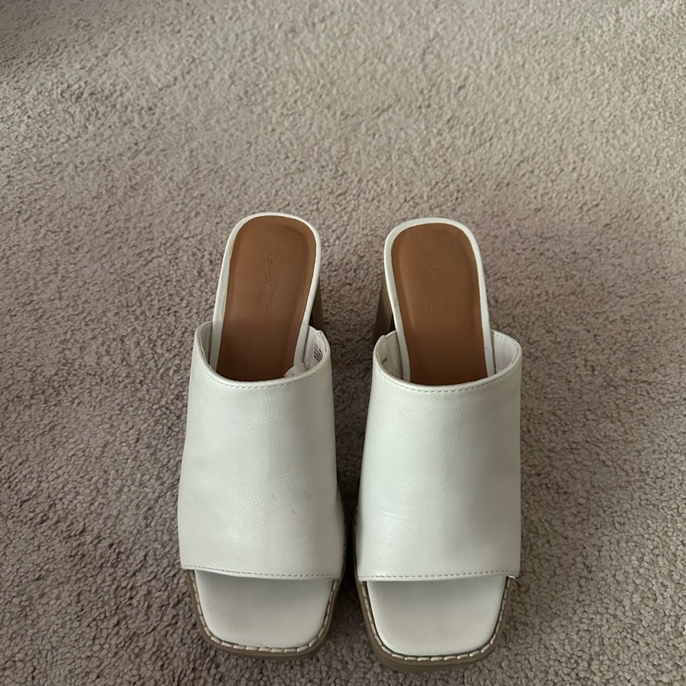 Universal Thread White Women's Mules